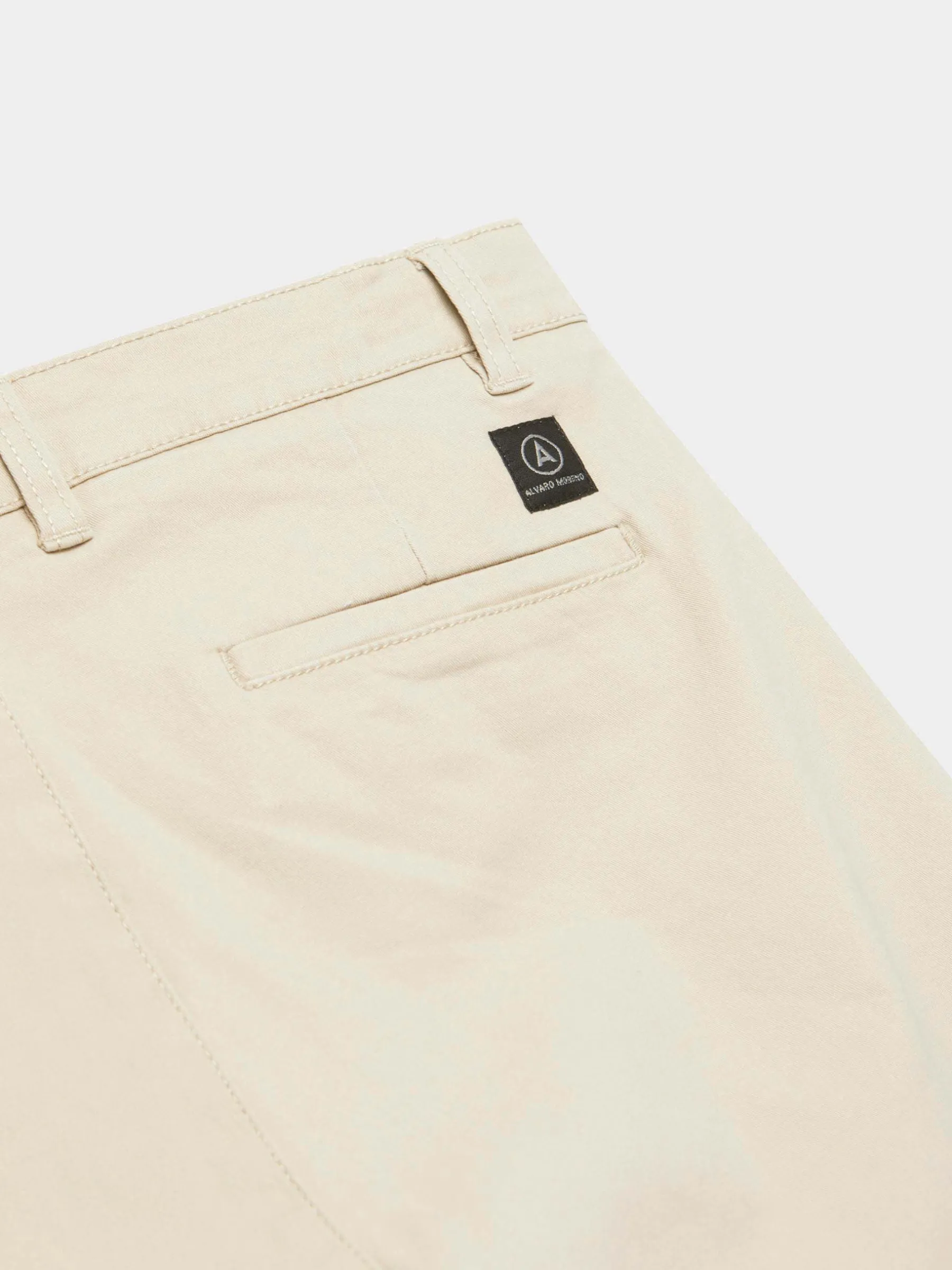 Chino<Alvaro Moreno PANTALON CHINO COMFORT Crudo
