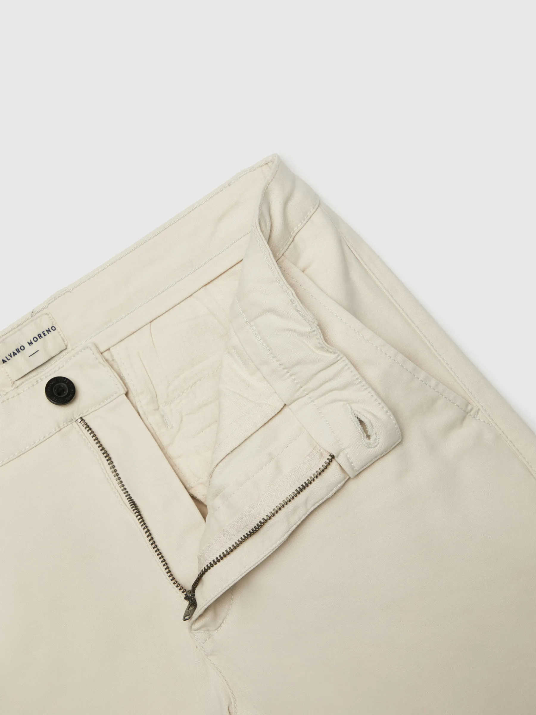 Chino<Alvaro Moreno PANTALON CHINO SLIM FIT Crudo