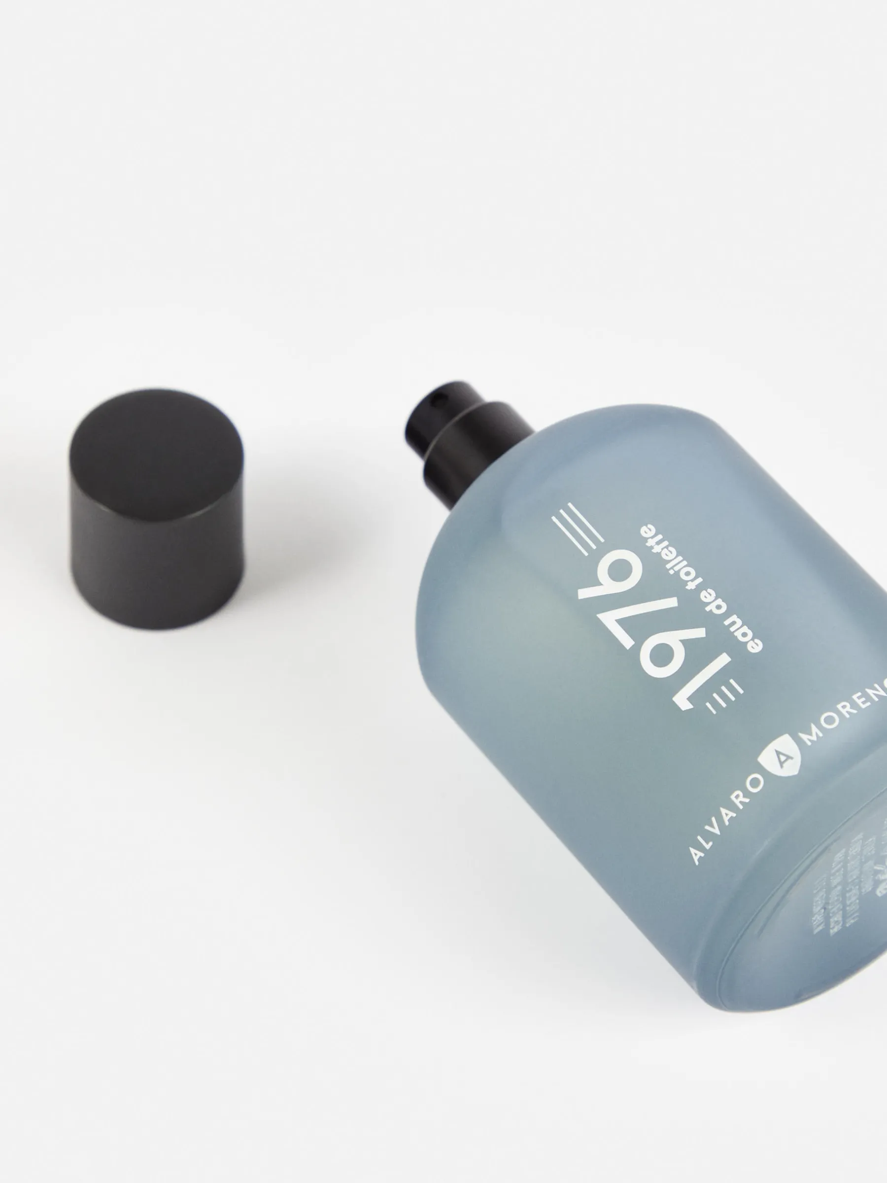 Perfumes<Alvaro Moreno PERFUME 1976 Gris